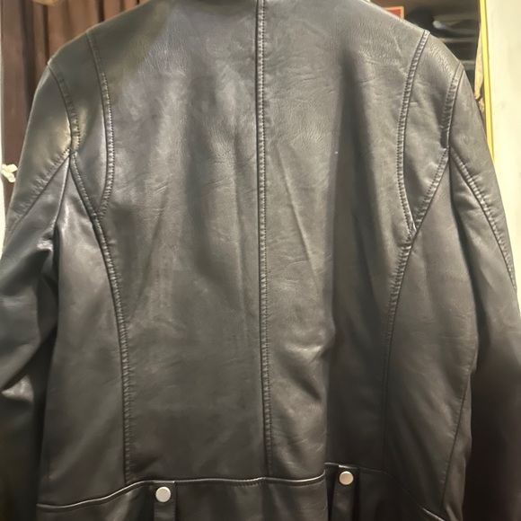 Levi's Women's Classic Black Leather Biker Jacket - Picture 2 of 4